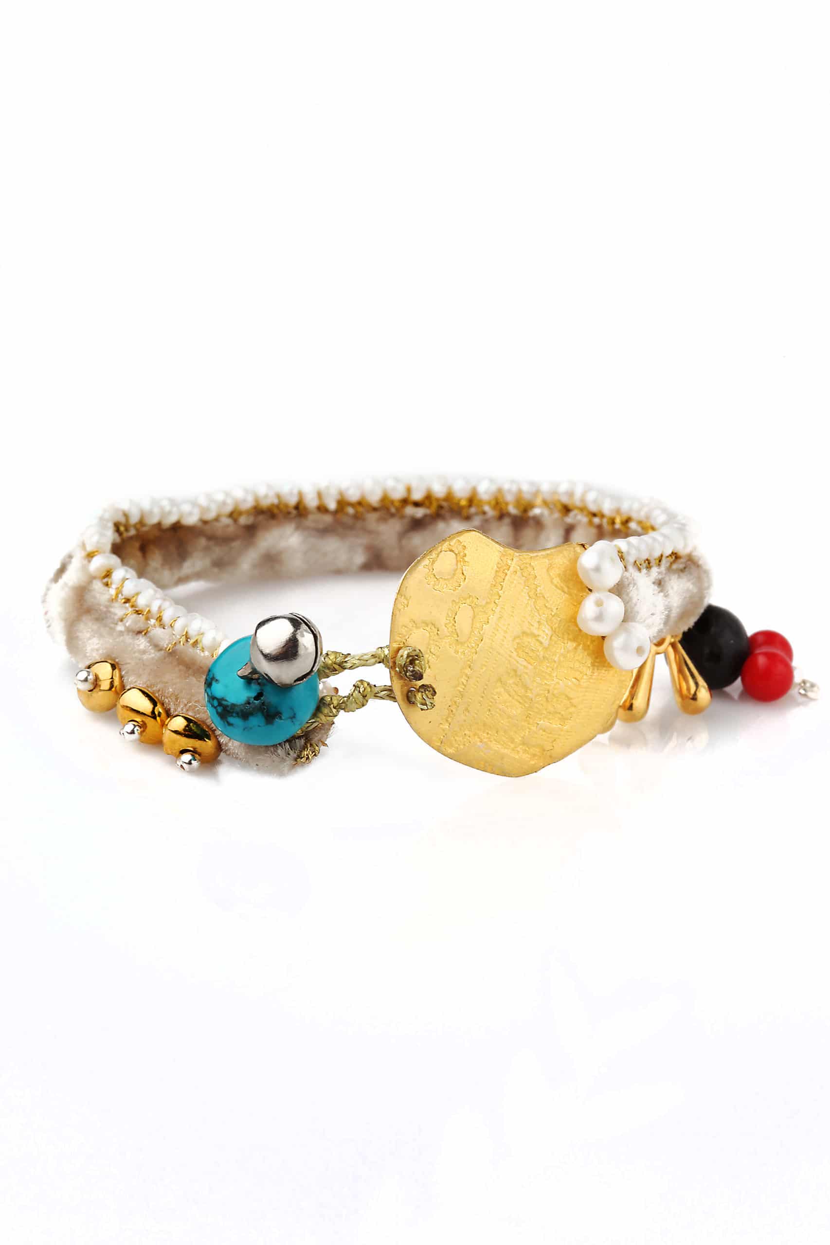 Gold plated silver bracelet with velvet and pearls gallery 1