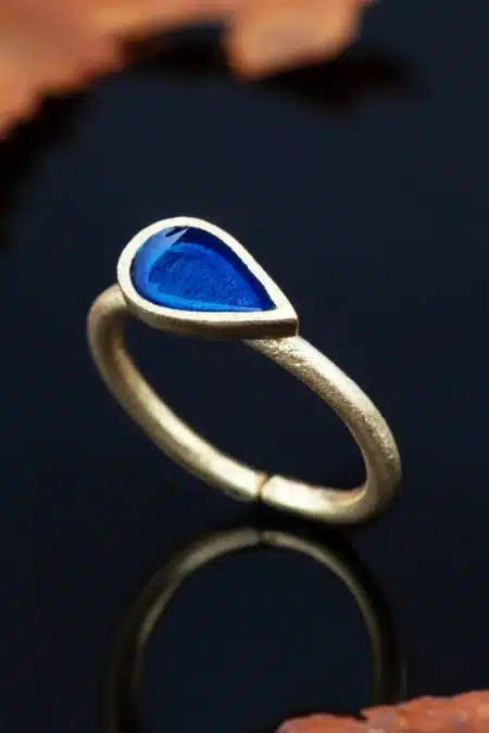 Drop gold plated silver ring with blue enamel main
