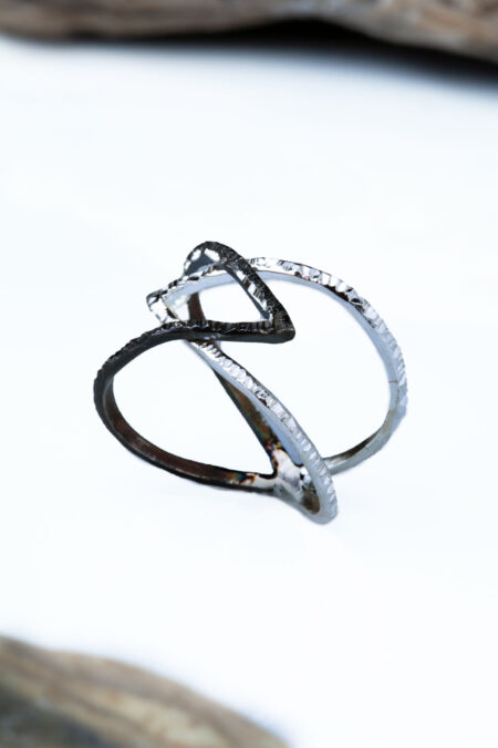 Leaf rhodium plated silver ring main