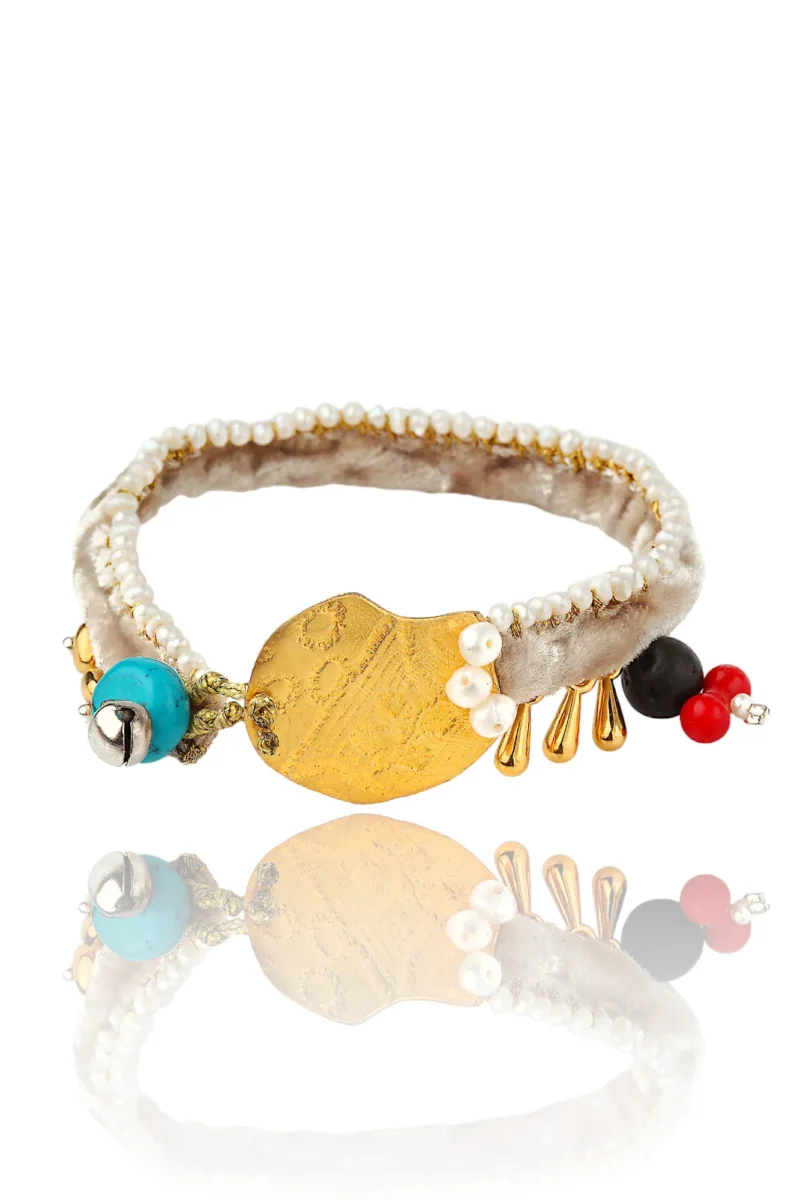 Handmade Jewellery | Gold plated silver bracelet with velvet and pearls main