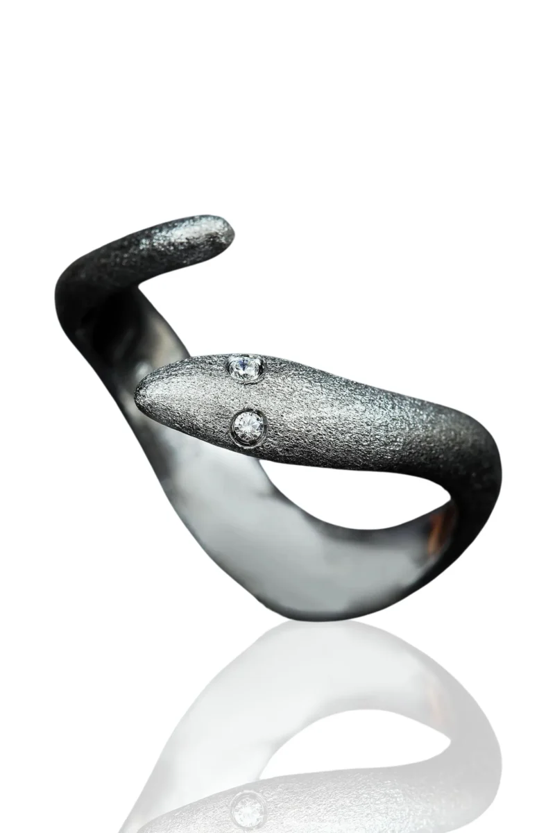 Handmade Jewellery | Snake black handmade silver ring with zircon main