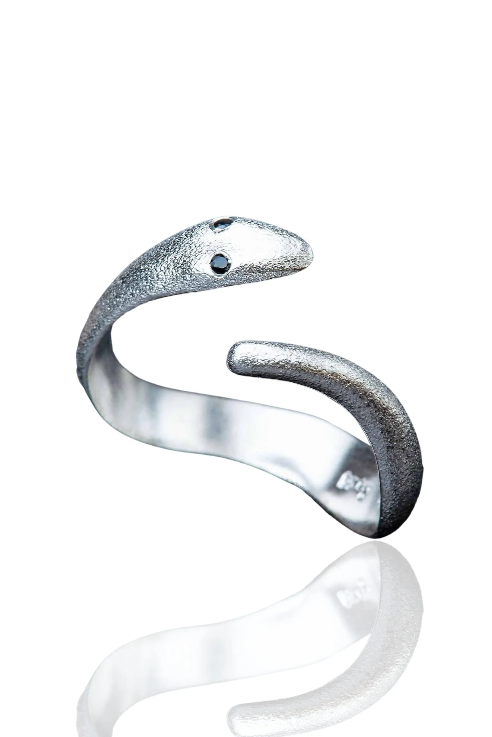 Handmade Jewellery | Snake handmade silver ring with zircon main