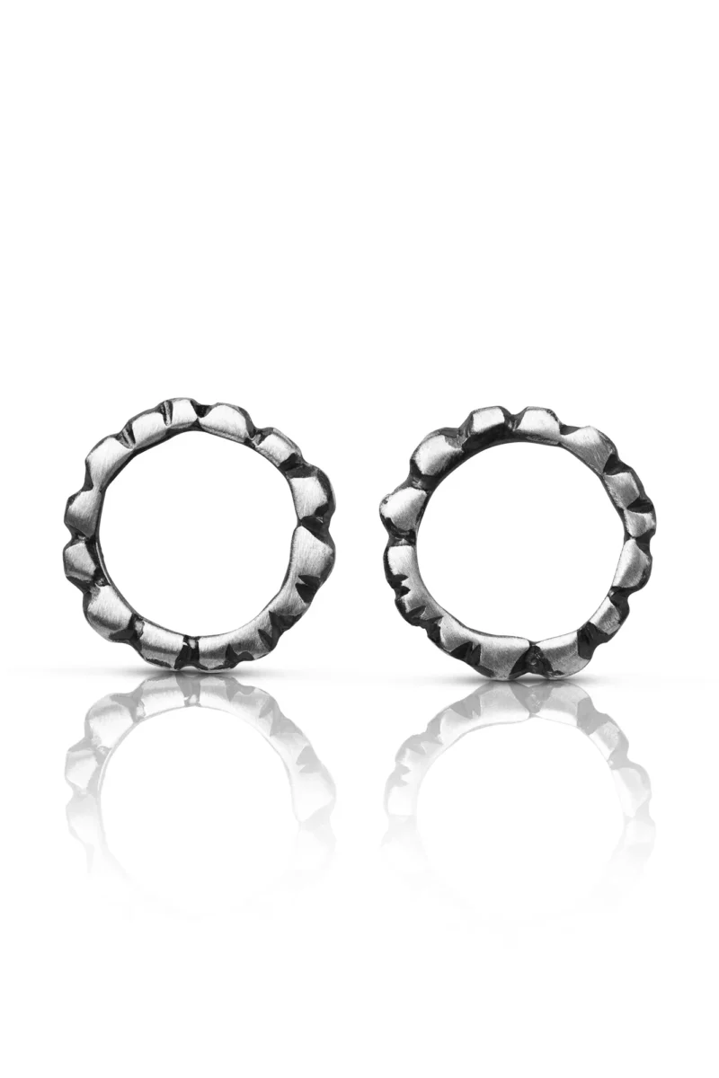 Handmade Jewellery | Minimal round oxidized silver earrings main