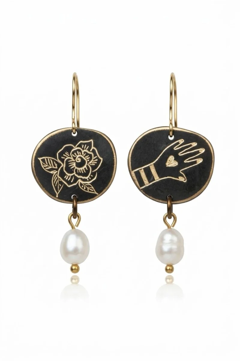 Mismatched Rose & Heart-in-Hand with Pearl